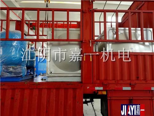 蘇州客戶預(yù)定的定壓補(bǔ)水裝置，不銹鋼水箱已經(jīng)發(fā)貨啦！